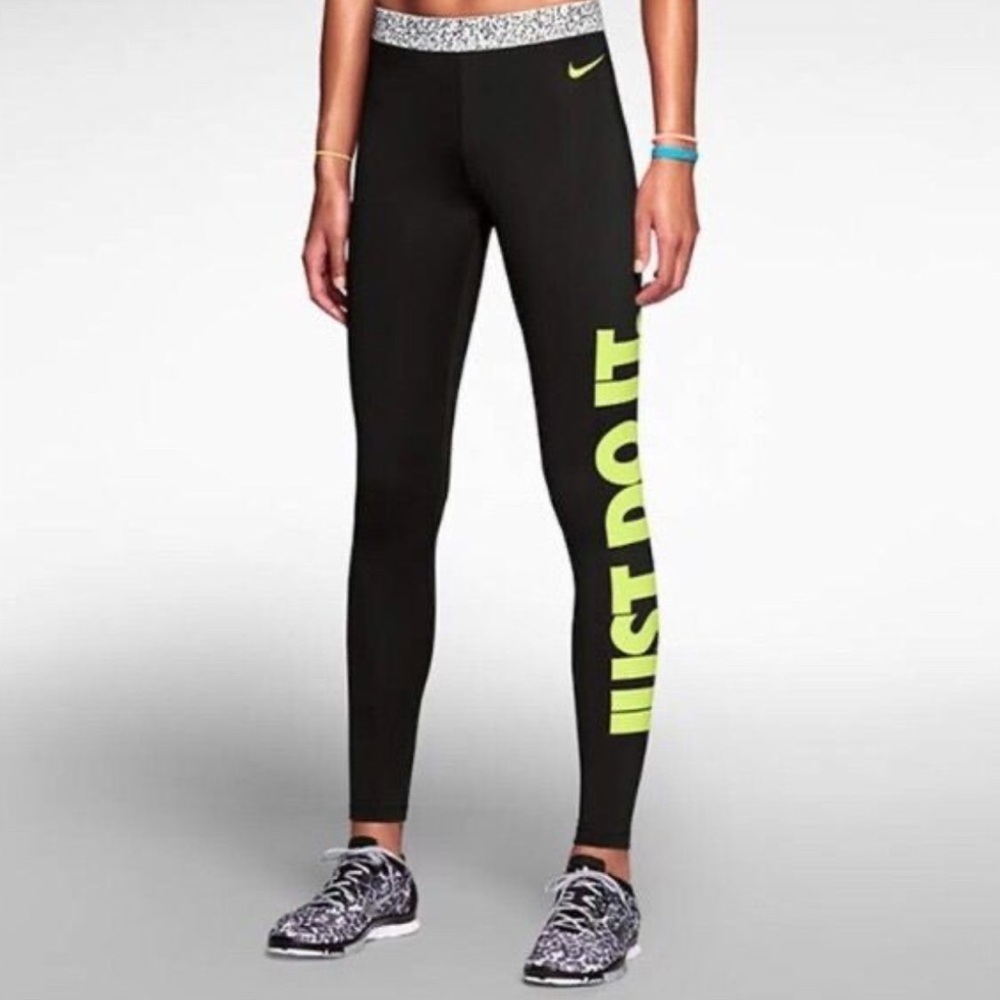 Nike Leggings in Black with Neon Yellow